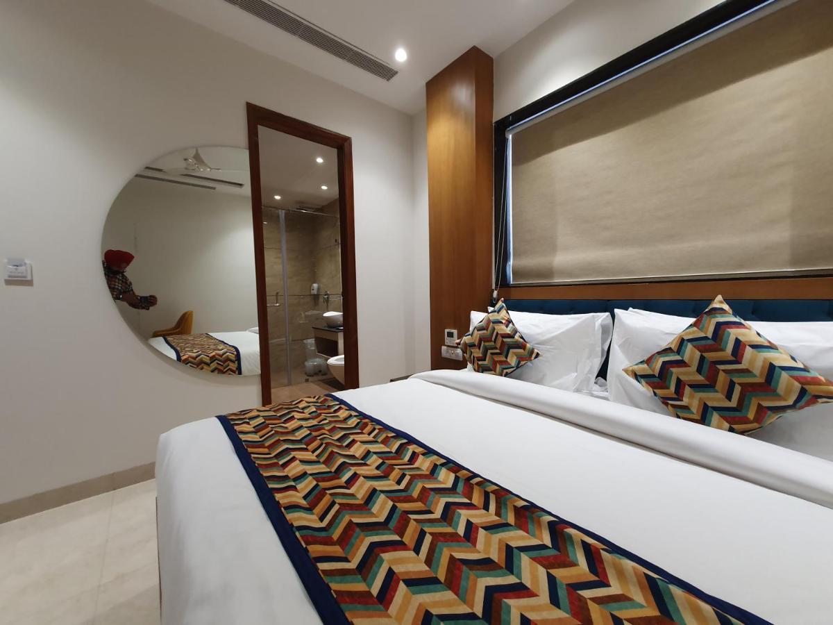 Hotel Classio Royale Amritsar Exterior foto