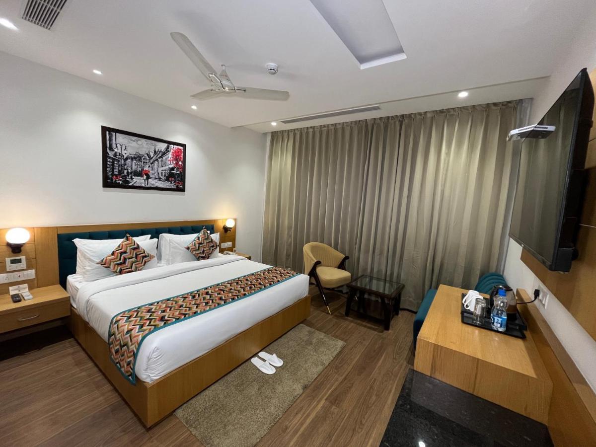 Hotel Classio Royale Amritsar Exterior foto